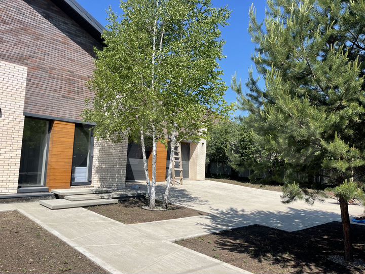 Дом 303 м² на участке 20 сот.