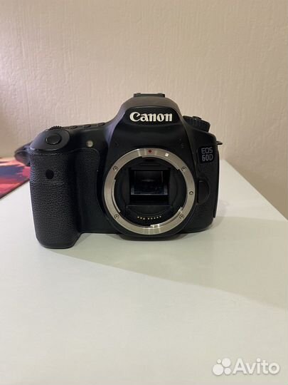 Зеркальный фотоаппарат canon 60d