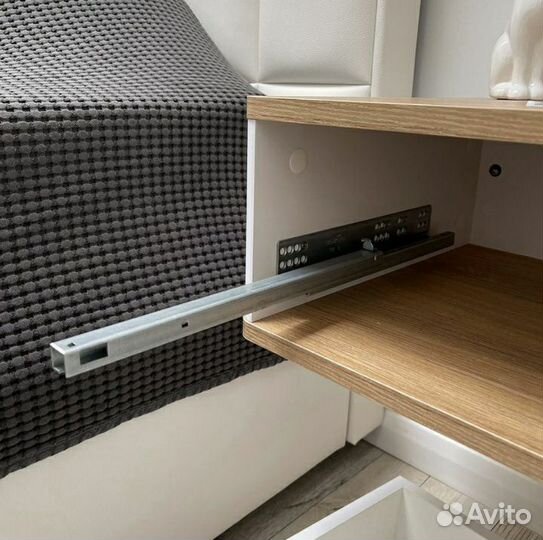 Тумбочка прикроватная