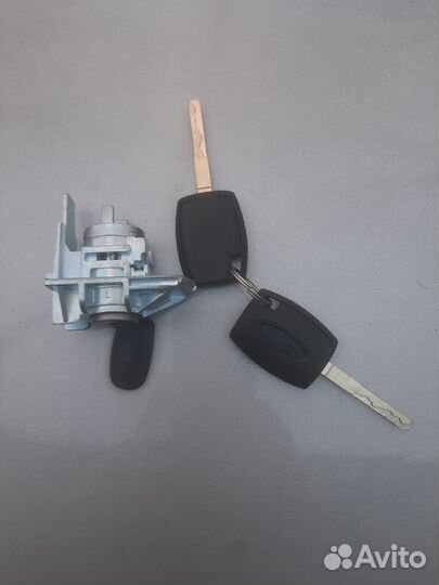 Личинка замка водительской двери форд фокус2