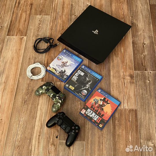 Sony Playstation 4 pro 1tb в идеале с подпиской