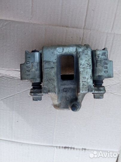 Суппорт задний левый Toyota Land Cruiser Prado