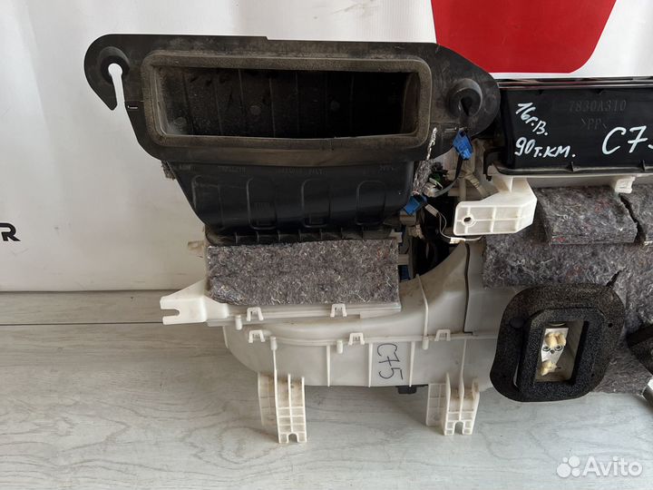 Mitsubishi Otlander печка/корпус печки