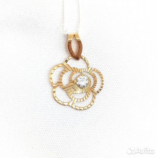 Золотая подвеска с камнем