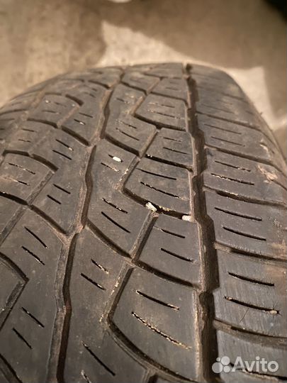 Bridgestone Dueler H/T 687 235/70 R16