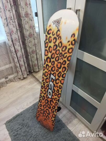 Сноуборд с креплениями и ботинками комплект