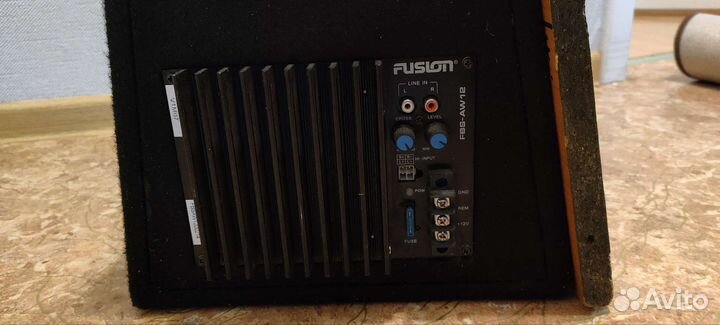 Активный сабвуфер