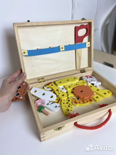 Конструктор с деревянными инструментами животные