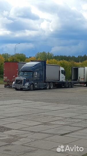 Volvo VNL 670 с полуприцепом, 2003