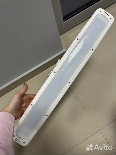 Лампа для мастера по наращиванию