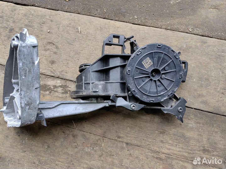 Электропривод правого зеркала Skoda Kodiaq