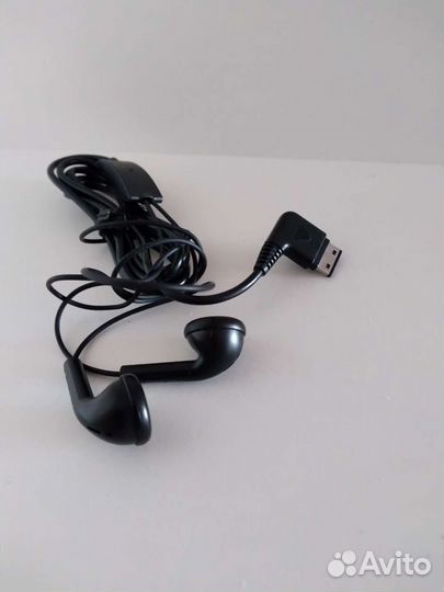 Новый чехол и наушники новые