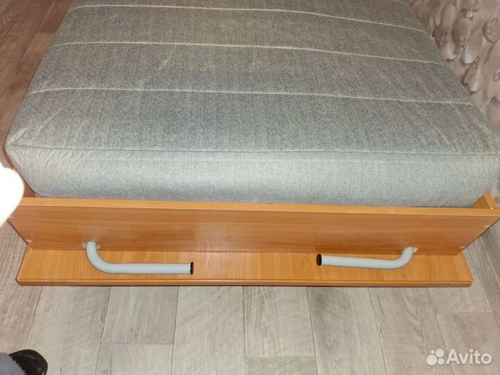 Кровать с подъемным механизмом