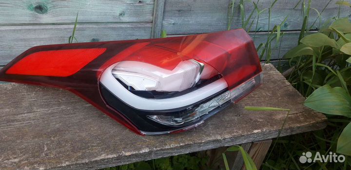 Задние фонари хендай джинезис