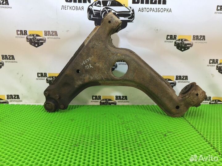 Рычаг подвески передний нижний правый R