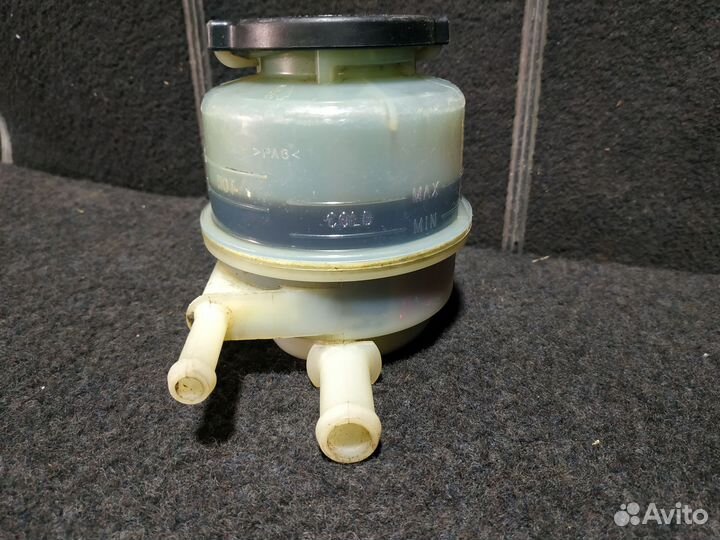 Бачок гидроусилителя руля Toyota Camry ACV40