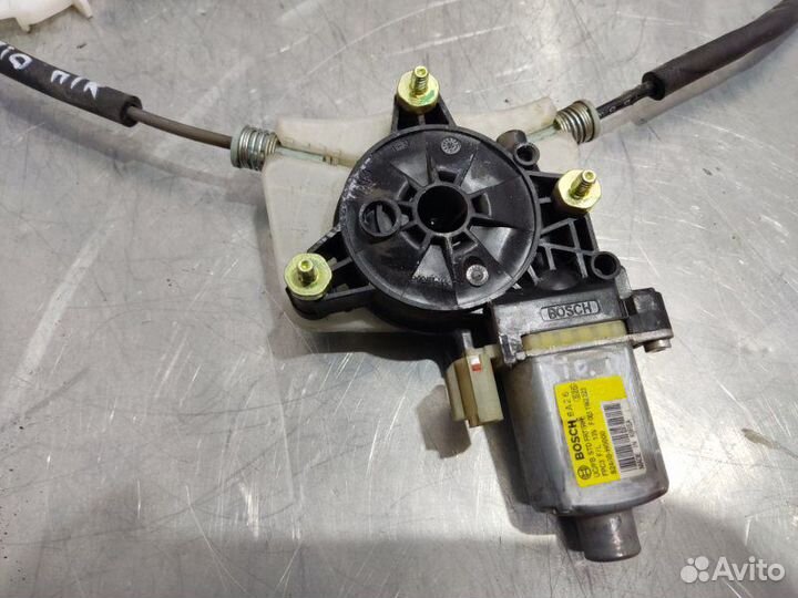 Стеклоподъемник передний правый Kia Rio 4 G4FG