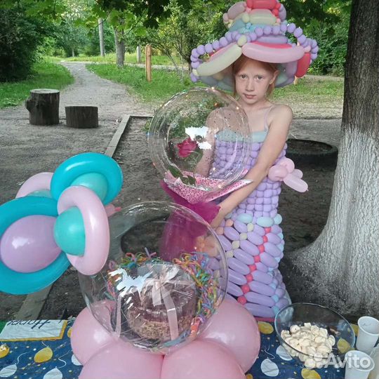 Цветы в корзинке, фигуры, композиции из шаров