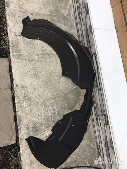 Подкрылок honda fit правый