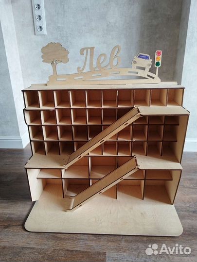 Детская парковка для машинок