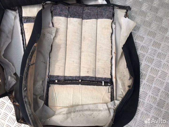 Обшивка сиденья передняя правая Mercedes-Benz S124