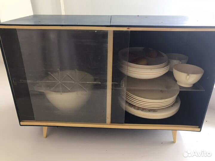 Детская посуда в серванте игрушечная СССР