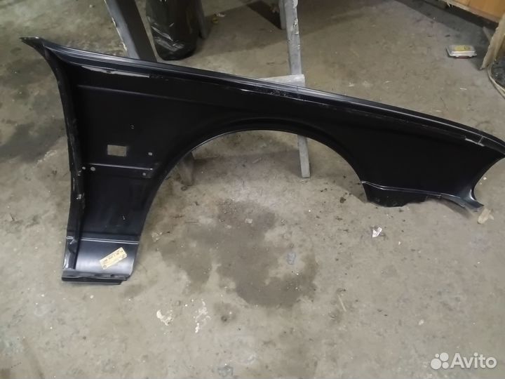 Крыло переднее левое оригинал bmw e30