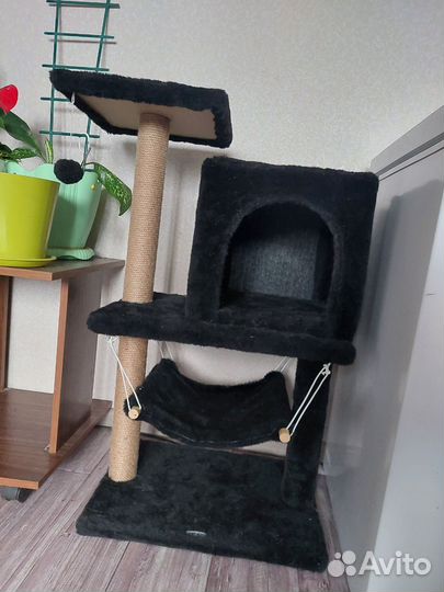 Домик для кошки с когтеточкой и гамаком бу
