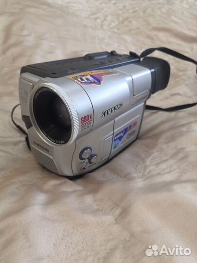 Видеокамера Samsung VP-L800