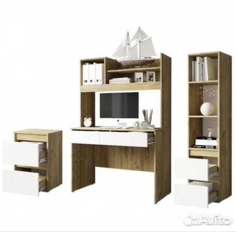 Сэлфи компьютерный стол