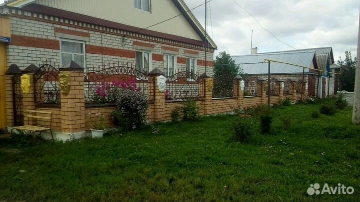 Барельеф голова льва