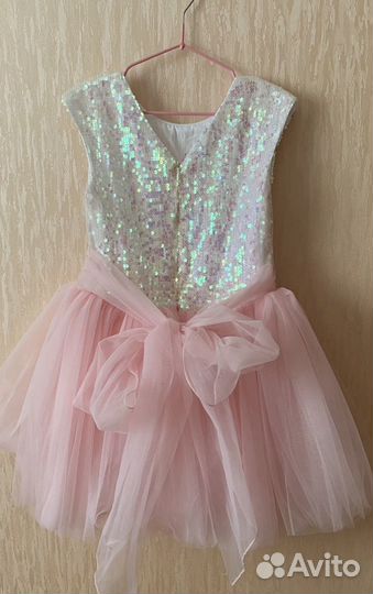Платье нарядное для девочки р. 116-122
