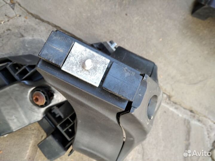 Крепления багажника