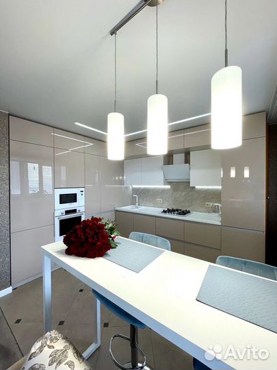 П образная кухня на заказ. Фабрика в Новосибирске