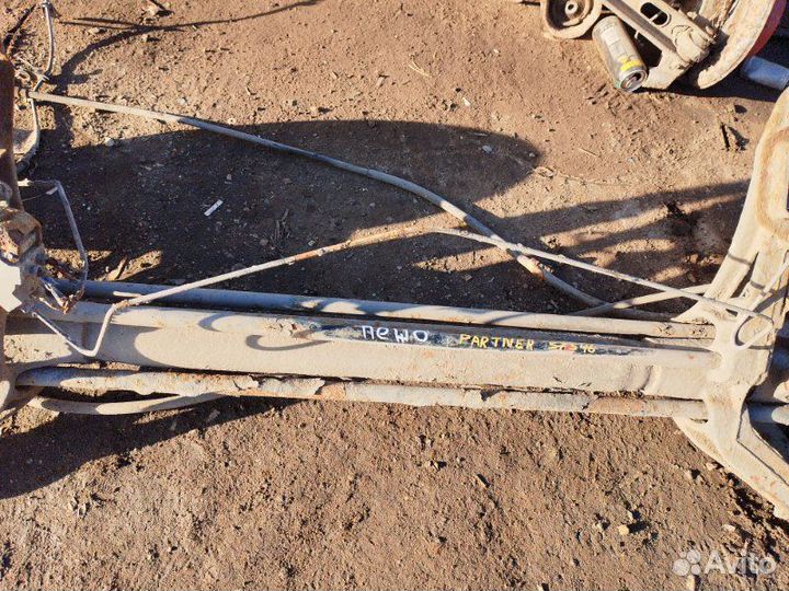 Задняя балка Peugeot Partner малометражный