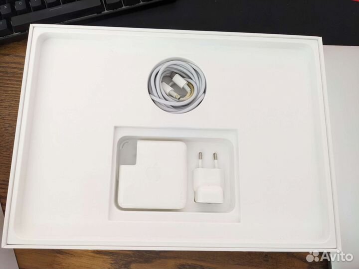 Apple MacBook Pro 13 2016 touch bar