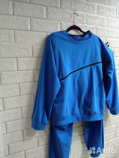 Спортивный костюм женский