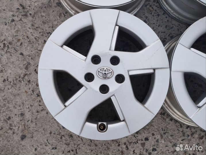 Оригинальные литые диски Toyota Prius R15