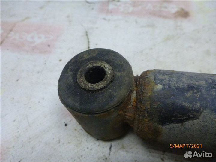 Амортизатор задний левый Volkswagen Golf MK3 1992