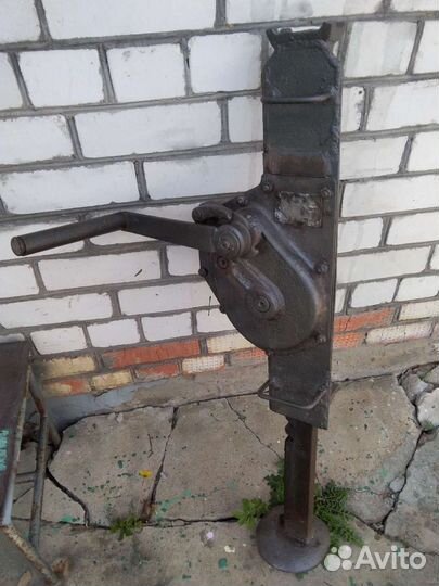 Домкрат реечный железнодорожный