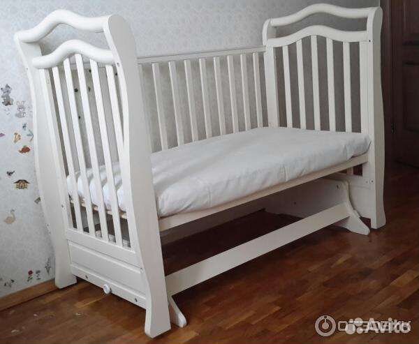 Кровать с маятником+ комод