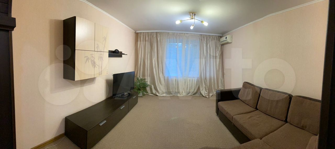 2-к. квартира, 54 м², 1/9 эт.