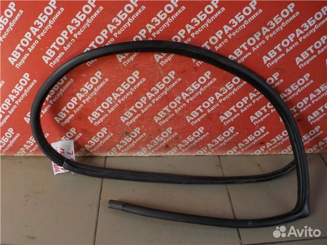 Уплотнитель двери задний левый Mitsubishi Lancer