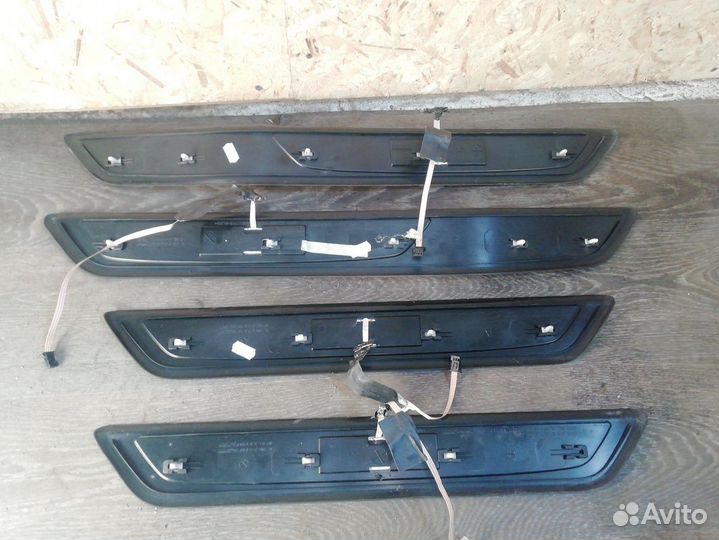 Накладки порогов с подсветкой BMW 7 F01/02