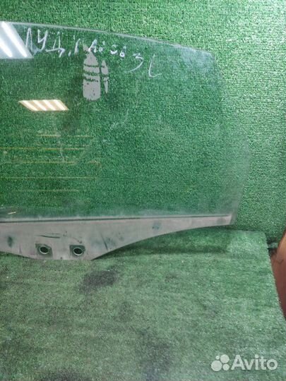 Стекло двери заднее левое Audi A6 C6