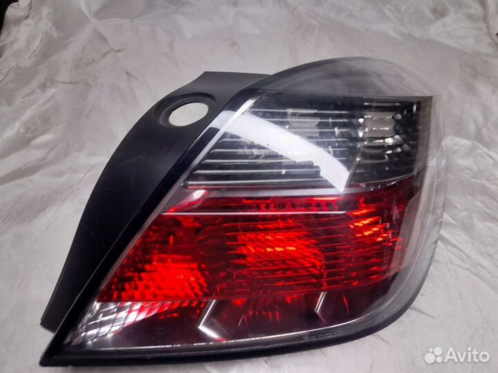 Фонарь задний правый opel astra h gtc 3d