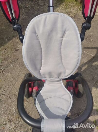 Детский трехколесный велосипед с ручкой