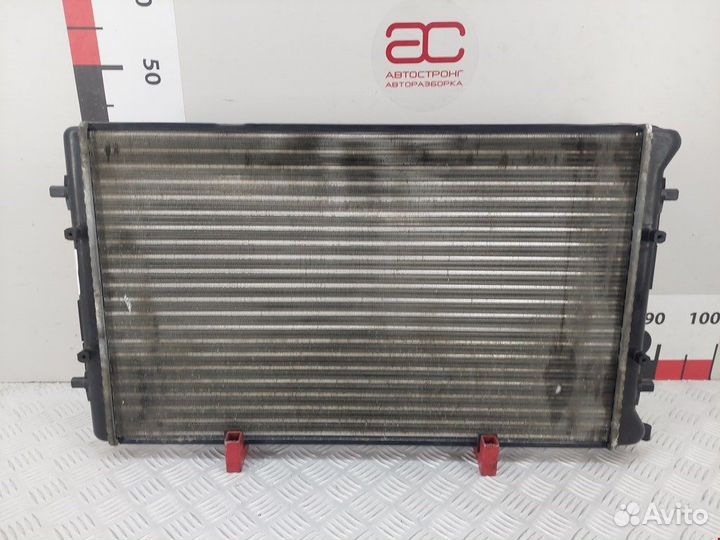 Радиатор основной для Volkswagen Golf 4 652011