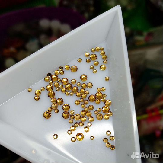 Стразы для дизайна ногтей