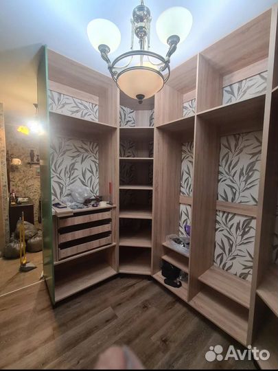 Встроенный угловой шкаф от производителя